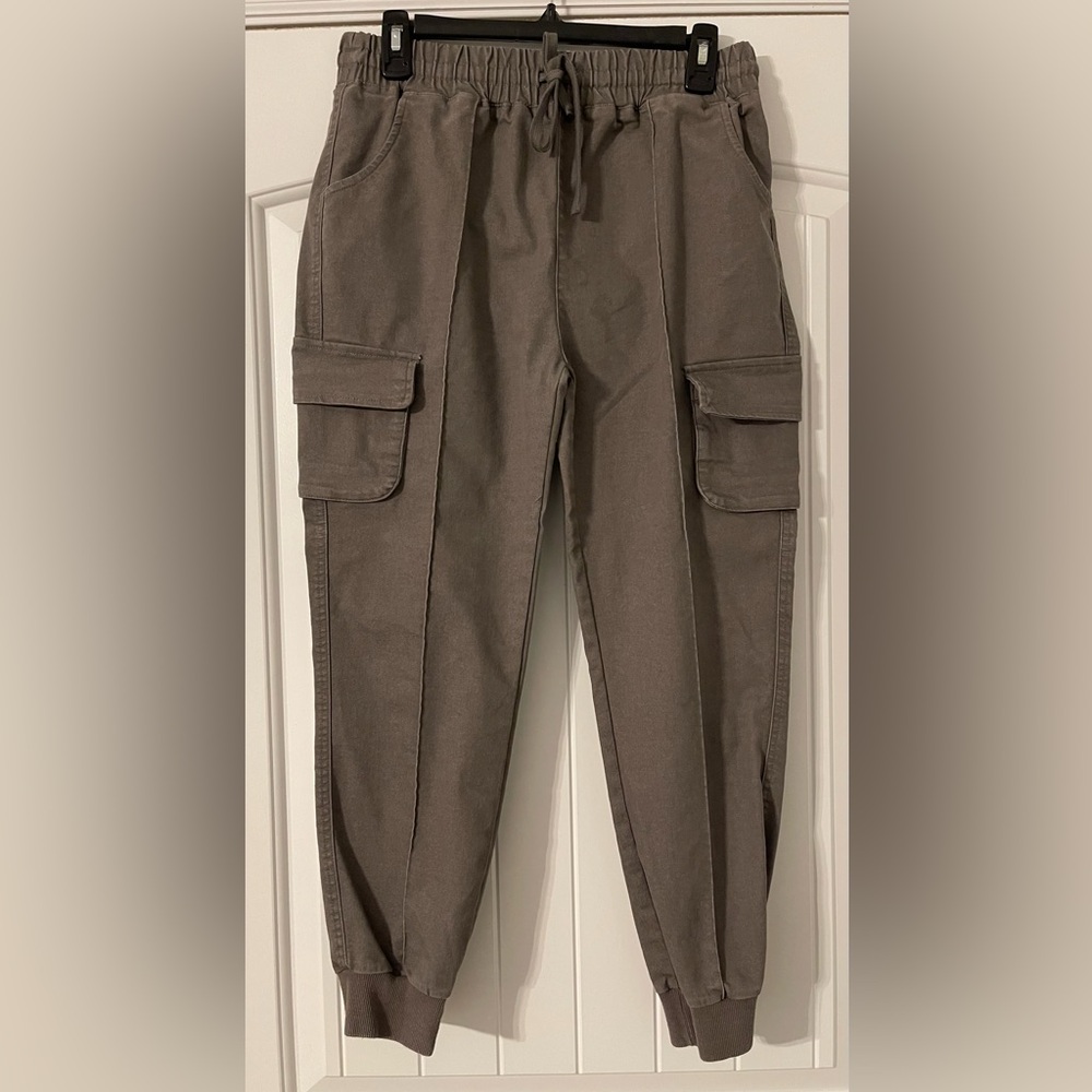 Women’s cargo pants